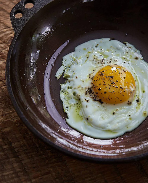 chef-skillet-8-example1 Smithey Chef Skillet No 8