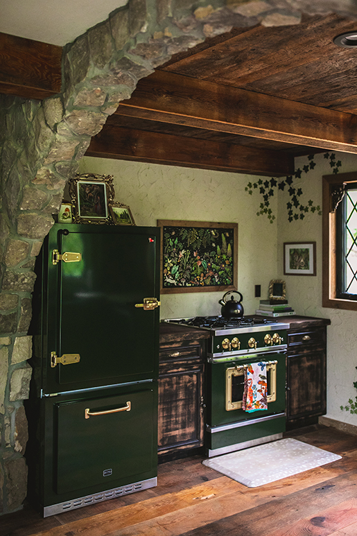 Retro appliances that belong in modern log cabins